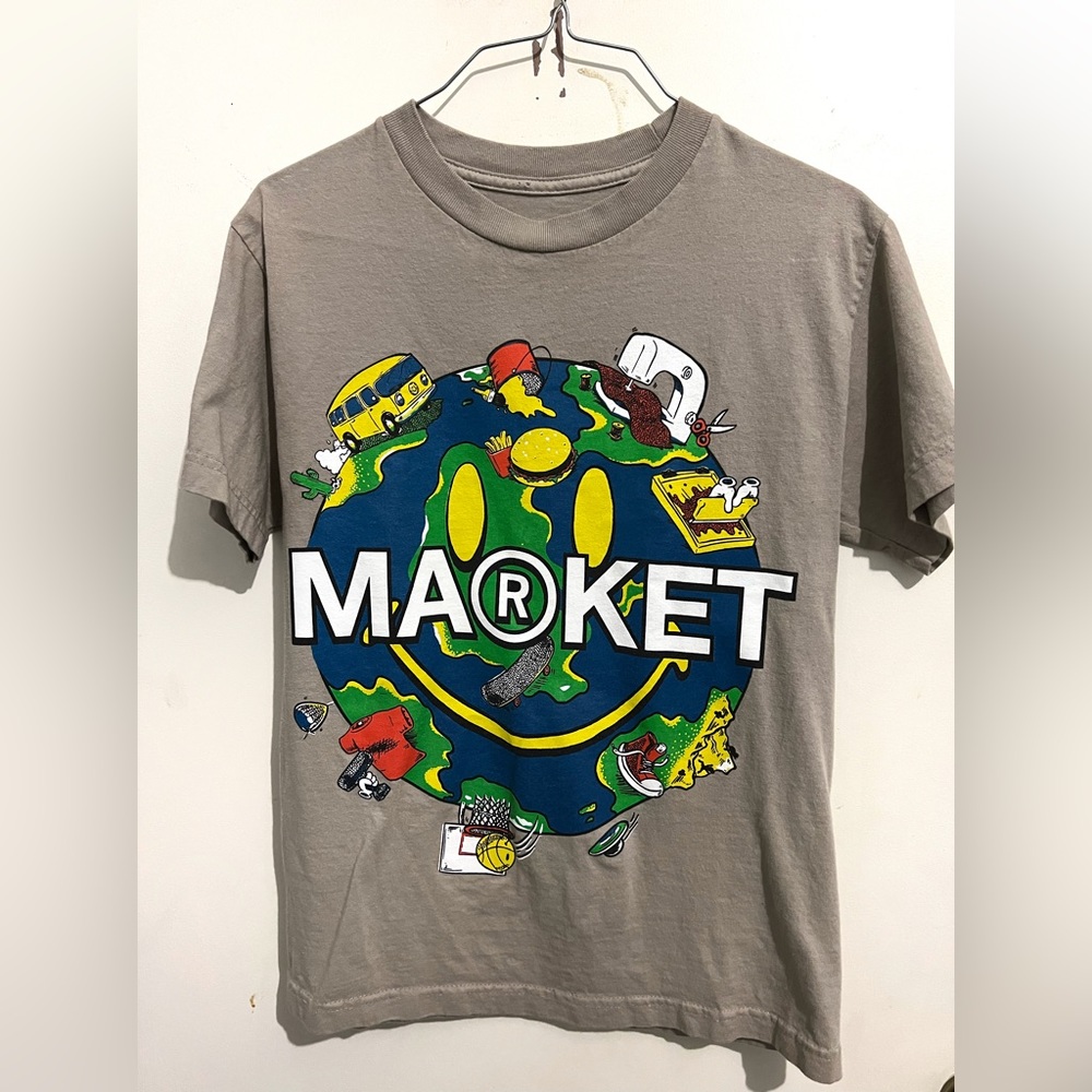 MARKET Graphic Tee